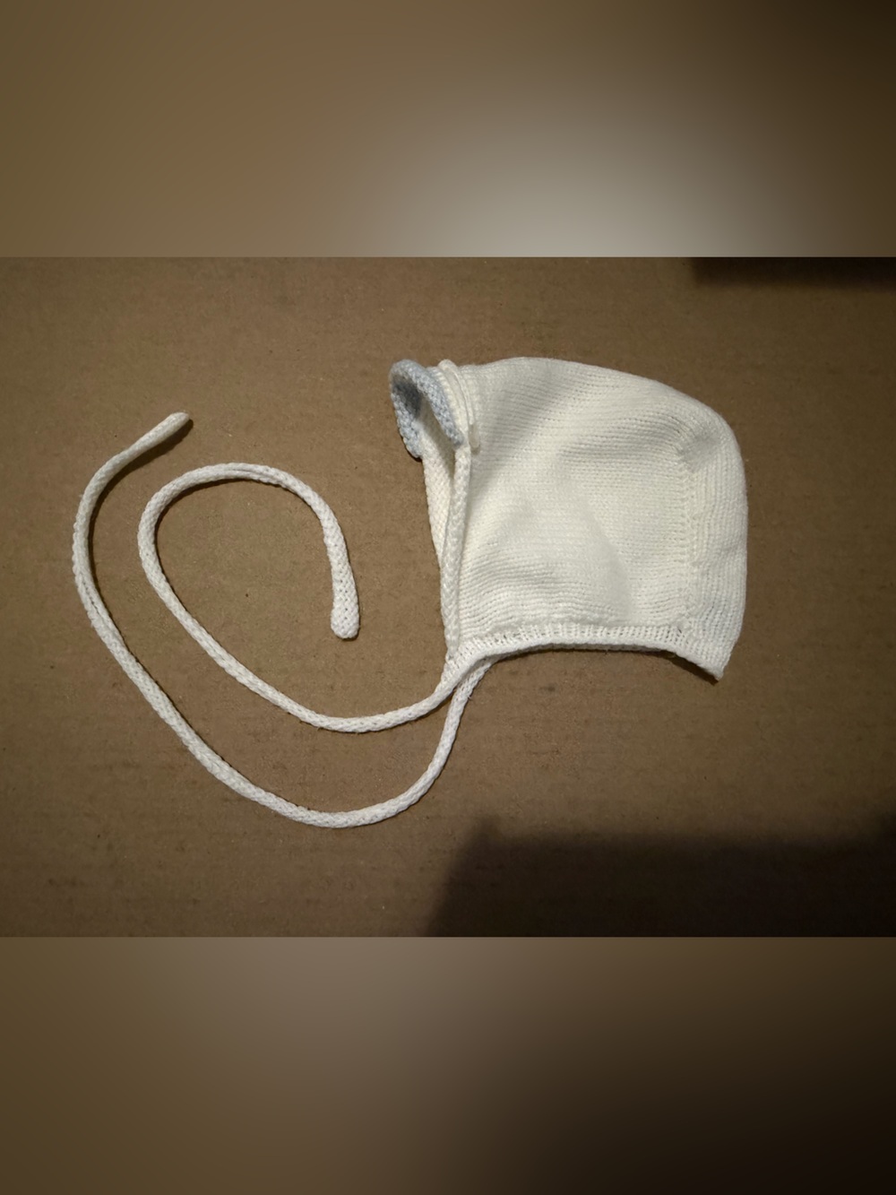 Feltman Bros Infant White Knit Bonnet with Chin Tie